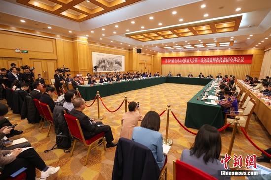 3月6日,十四届全国人大三次会议贵州代表团举行开放团组会议,审议政府工作报告。 3月6日,十四届全国人大三次会议贵州代表团举行开放团组会议,审议政府工作报告。