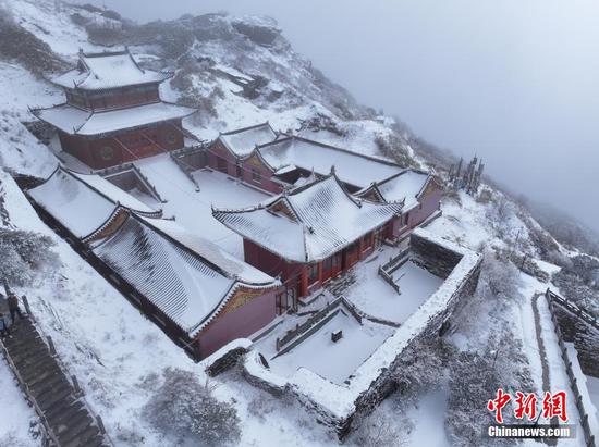 图为在梵净山拍摄的雪景。
