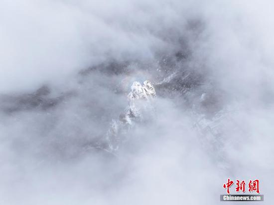 图为在梵净山拍摄的雪景。