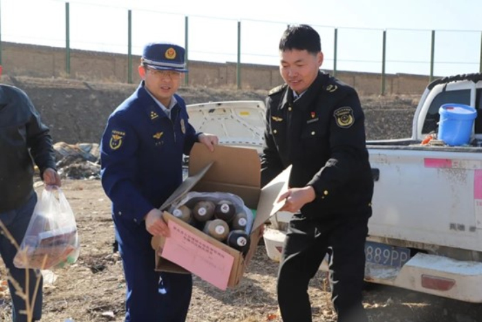 新疆察布查爾縣舉行假冒偽劣商品集中銷毀行動