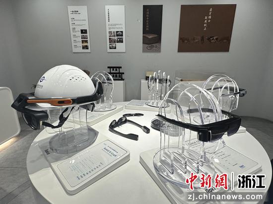 Rokid展厅陈列部分产品。蓝伊旎 摄