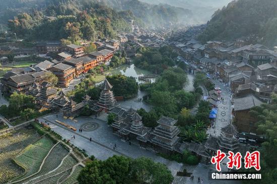 航拍贵州黎平肇兴侗寨。中新社记者 瞿宏伦 摄