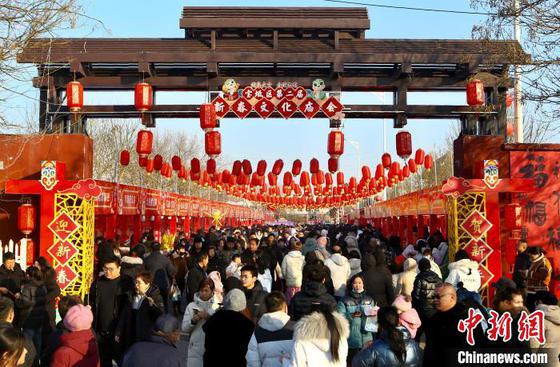 图为天津宝坻新春文化庙会活动现场。记者 周亚强 图为天津宝坻新春文化庙会活动现场。记者 周亚强