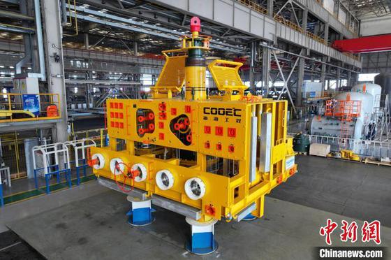 1月17日，中国首套自主研发2000米级超深水采油树主体建造完工。（海洋石油工程股份有限公司供图）