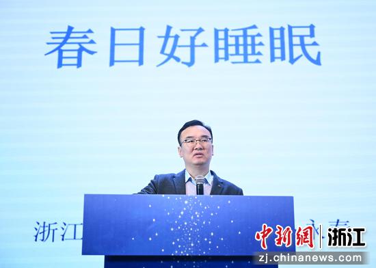 图为:浙江省立同德医院睡眠医学中心主任马永春开展睡眠健康科普。中新社记者 王刚 摄
