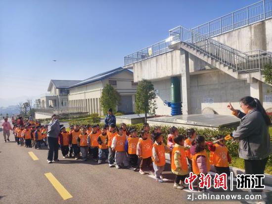 近日，永康钱江水务活动现场。 （徐晴 供图）