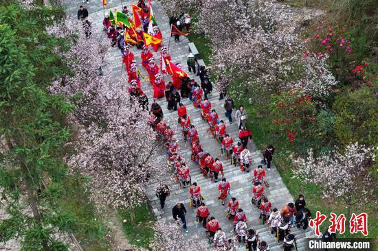 3月28日，祭花神活动现场（无人机照片）。李华 摄