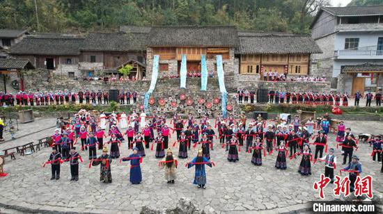 图为民俗活动展演。叶方杰 摄