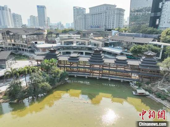 3月20日,航拍正在升级改造的广西南宁民歌湖国际音乐小镇。陈冠言 摄 3月20日,航拍正在升级改造的广西南宁民歌湖国际音乐小镇。陈冠言 摄