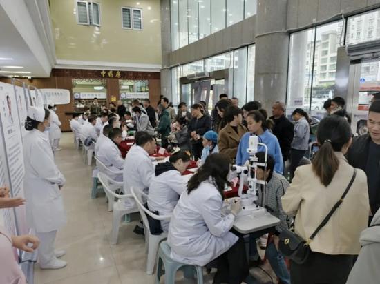 民建中央助力乡村振兴健康帮扶团赴黔西、织金开展医疗服务活动