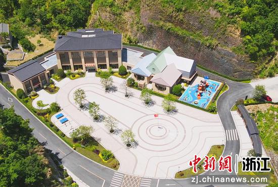 经滨江集团帮扶改造后的胡家坪村。(滨江集团 供图) 经滨江集团帮扶改造后的胡家坪村。(滨江集团 供图)