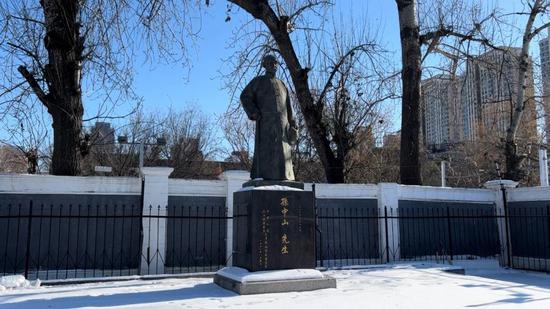 孙中山先生塑像 孙中山先生塑像