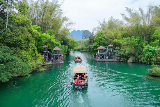 水寨大门。峒那屿湾景区 供图