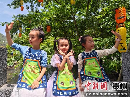 在抹茶集市上的“小精灵” 在抹茶集市上的“小精灵”