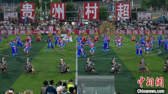 图为比赛现场的民族文化展演。韦贵金 摄