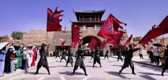 库车老城开城门仪式现场。 库车老城开城门仪式现场。