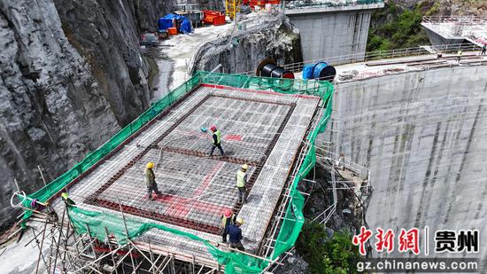 凹水河水库建设现场建设者们奋战一线 确保项目早日完工 。 凹水河水库建设现场建设者们奋战一线 确保项目早日完工 。