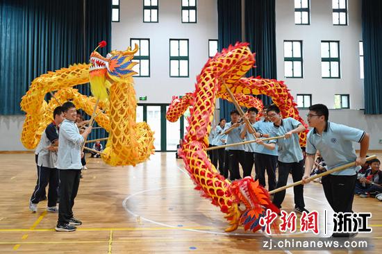 近日，教学现场。 陆伟 摄