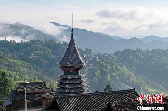 图为5月11日在天鹅山拍摄的云海景观。吴德军 摄 图为5月11日在天鹅山拍摄的云海景观。吴德军 摄