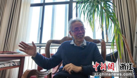 近日,董根友接受专访。 林波 摄 近日,董根友接受专访。 林波 摄