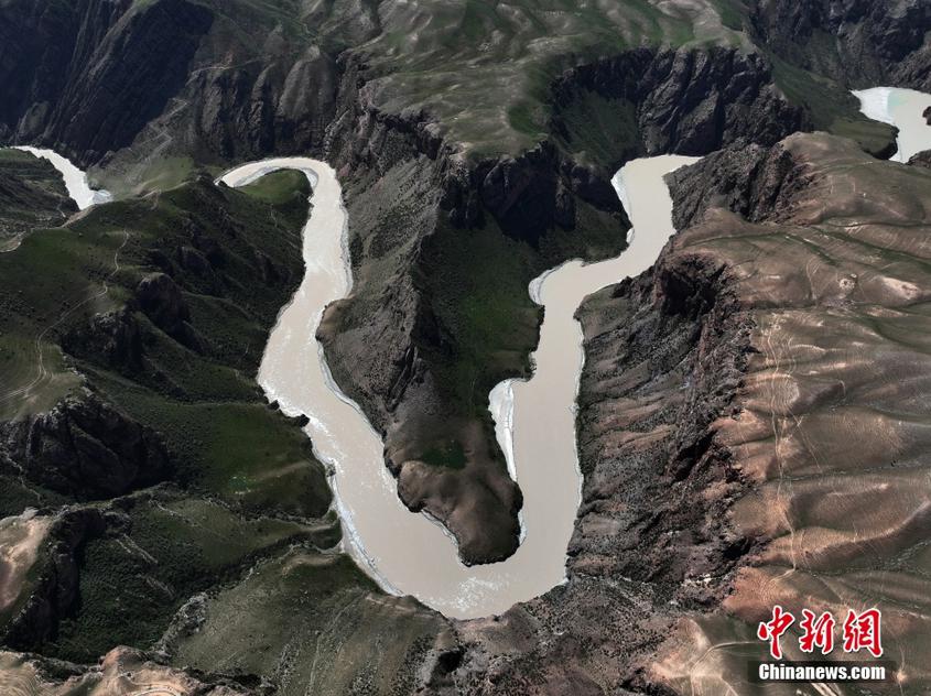 新疆伊犁喀拉峻阔克苏大峡谷风光壮丽