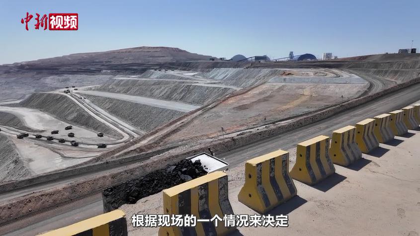 探访新疆哈密智慧矿山：1人可控百辆无人矿卡