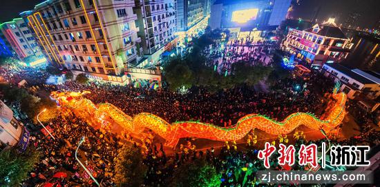 鳌江镇大龙文化节现场。 李斌 摄
