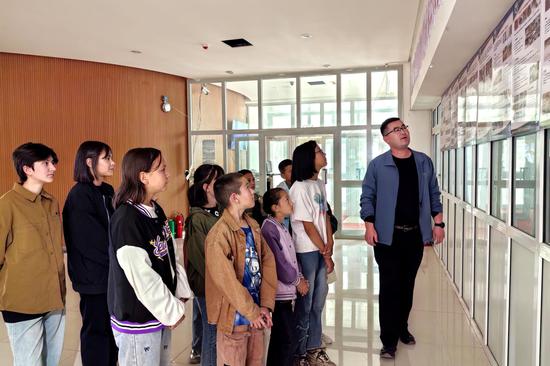 昭苏公安按下禁毒宣传月“发动键” 全力筑牢青少年禁毒防地