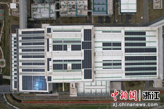 洞桥环保厂区屋顶光伏发电项目。 宁波环保集团 供图 洞桥环保厂区屋顶光伏发电项目。 宁波环保集团 供图