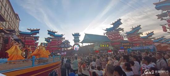 “下一站和田”文化旅游推介活动现场。石榴云/新疆日报记者 任江摄