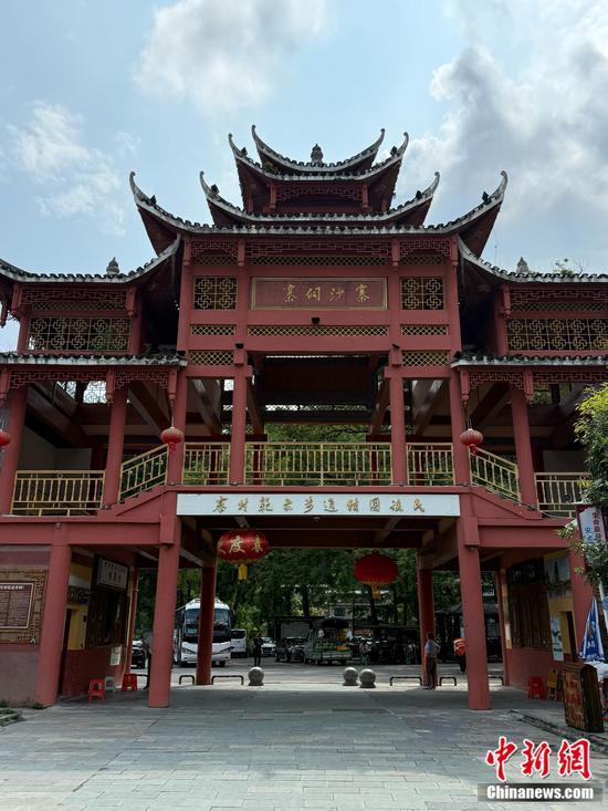 寨沙侗寨。中新网记者 王诗尧 摄