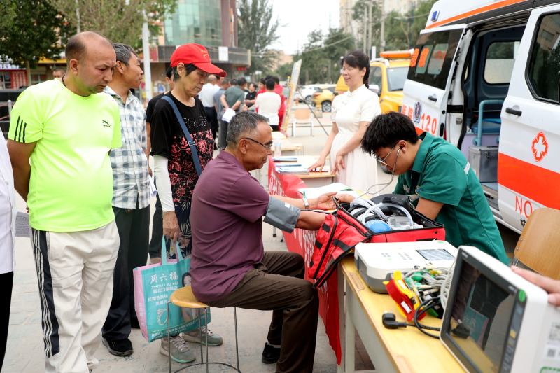 莎車(chē)縣開(kāi)展“安全生產(chǎn)咨詢(xún)?nèi)铡被顒?dòng)
