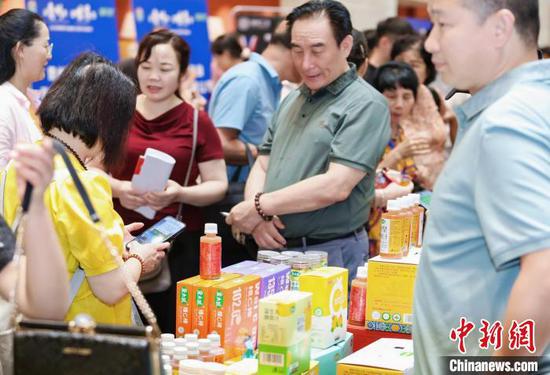 对接交流。贵州省人民政府驻广州办事处 供图