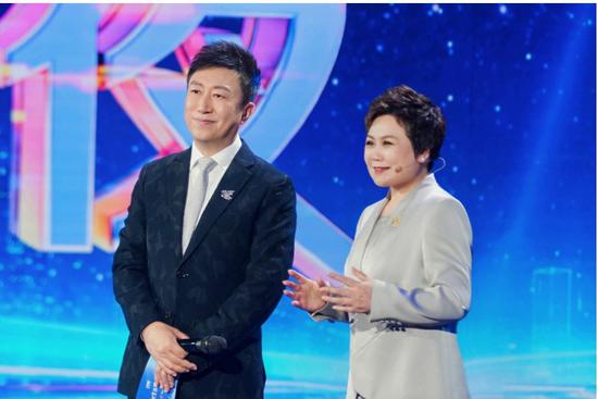 安利（中国）董事长兼总裁余放接受陈伟鸿采访