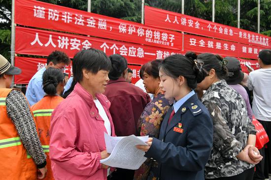 宣传活动现场。张瑜显