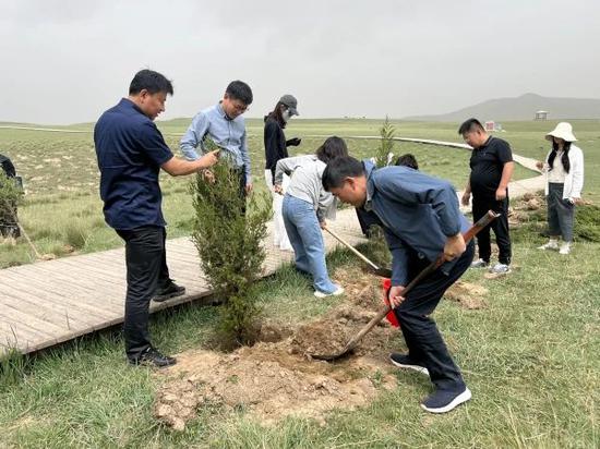 策勒县探寻沙海管理新途径