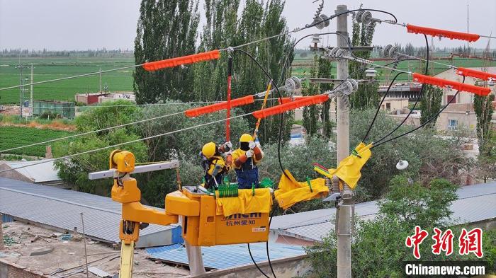 “黑科技”組合賦能新疆不停電作業(yè)