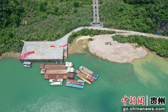 构皮滩库区及思林库区航道整治工程施工现场。王杰摄