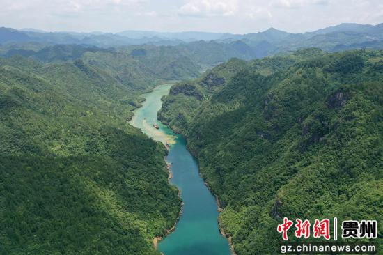 构皮滩库区及思林库区航道整治工程施工现场。王杰摄