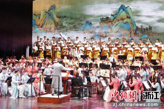 6月21日晚,演出现场。(主办方供图) 6月21日晚,演出现场。(主办方供图)