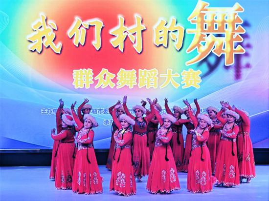 库尔勒市“我们村的舞”点燃夏日激情城乡文化活动掀热潮 库尔勒市“我们村的舞”点燃夏日激情城乡文化活动掀热潮