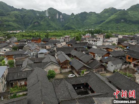 图为6月26日航拍“中国土家第一村”江口云舍村。(无人机照片)唐哲 摄