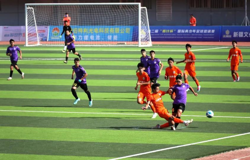 上海申花足球俱乐部对战广东梅州客家足球俱乐部。岳普湖县融媒体中心 记者罗丹 摄
上海申花足球俱乐部对战广东梅州客家足球俱乐部。岳普湖县融媒体中心 记者罗丹 摄