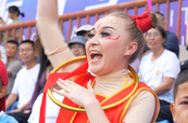 超燃！第二届喀什杯赛场小哪吒领衔学生球迷嗨翻全场
