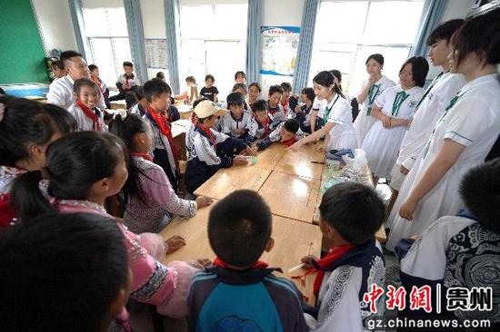 科学课堂现场。