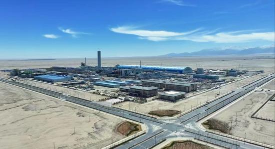 和田昆冈经济技术开发区航拍图
。（地区发改委供图）