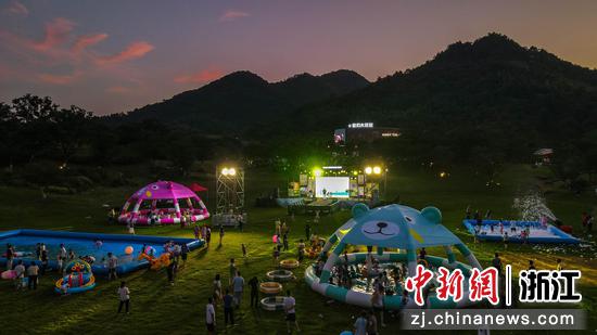 2025奇幻夏夜游园会现场。主办方供图