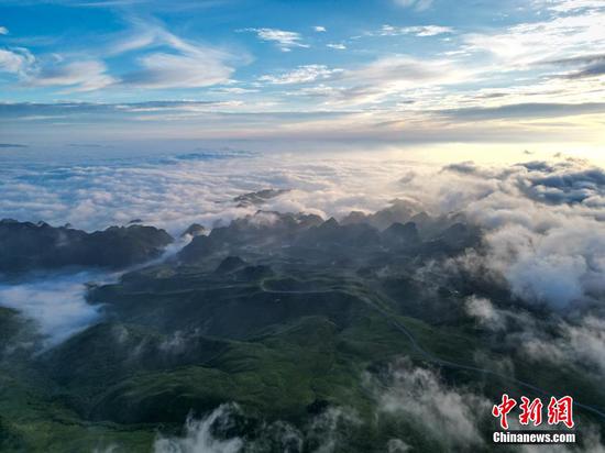 图为7月6日拍摄的贵州省毕节市赫章县阿西里西大草原景观。尹生浪 摄 图为7月6日拍摄的贵州省毕节市赫章县阿西里西大草原景观。尹生浪 摄