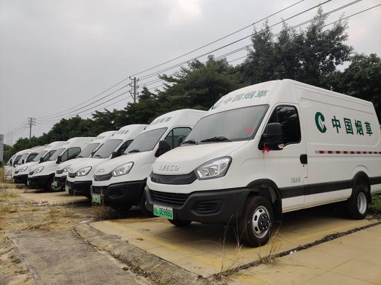 投入使用的新能源配送汽车。农光耀 摄 投入使用的新能源配送汽车。农光耀 摄