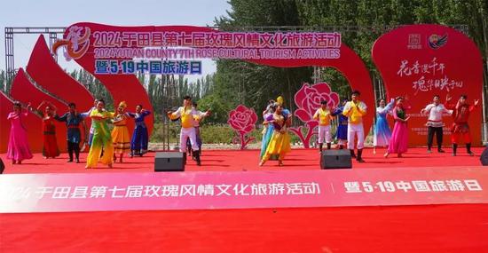 于田县第七届玫瑰风情文化旅游活动现场。 于田县融媒体供图